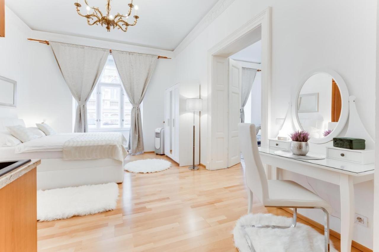 Wenceslas Square Royal Apartment *