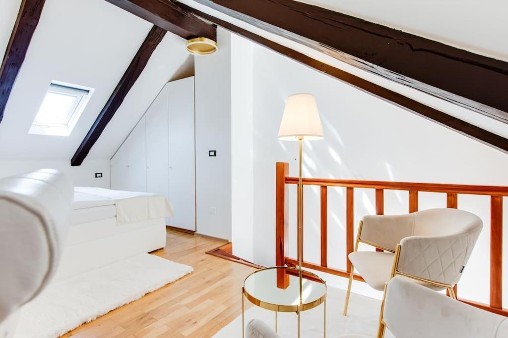 Wenceslas Square Royal Apartment *